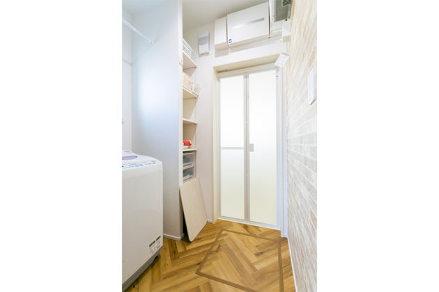 少し変わった無垢材の組み方でおしゃれに